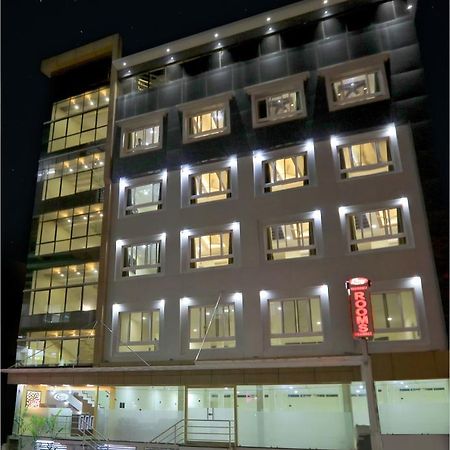 Kenz Residency Kochi Exterior foto